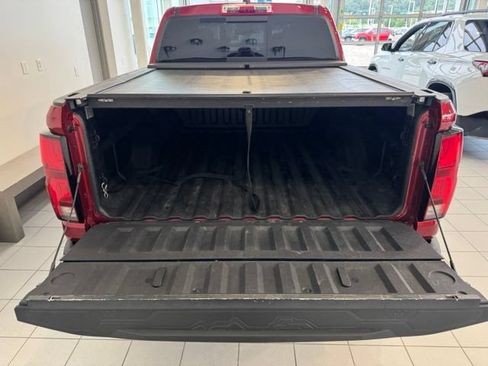 Used 2024 Chevrolet Colorado Z71 w/ Z71 Convenience Package 2 AWD/4WD image 43