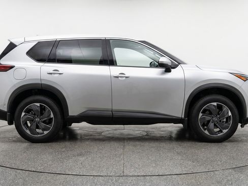 Used 2025 Nissan Rogue SV AWD/4WD image 11