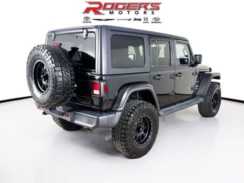Used 2020 Jeep Wrangler Unlimited Sahara AWD/4WD image 8
