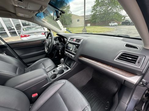 Used 2015 Subaru Outback 2.5i Limited AWD/4WD image 29