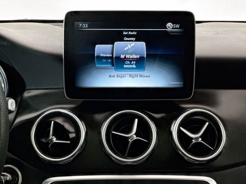 Used 2018 Mercedes-Benz GLA 250 4MATIC image 25