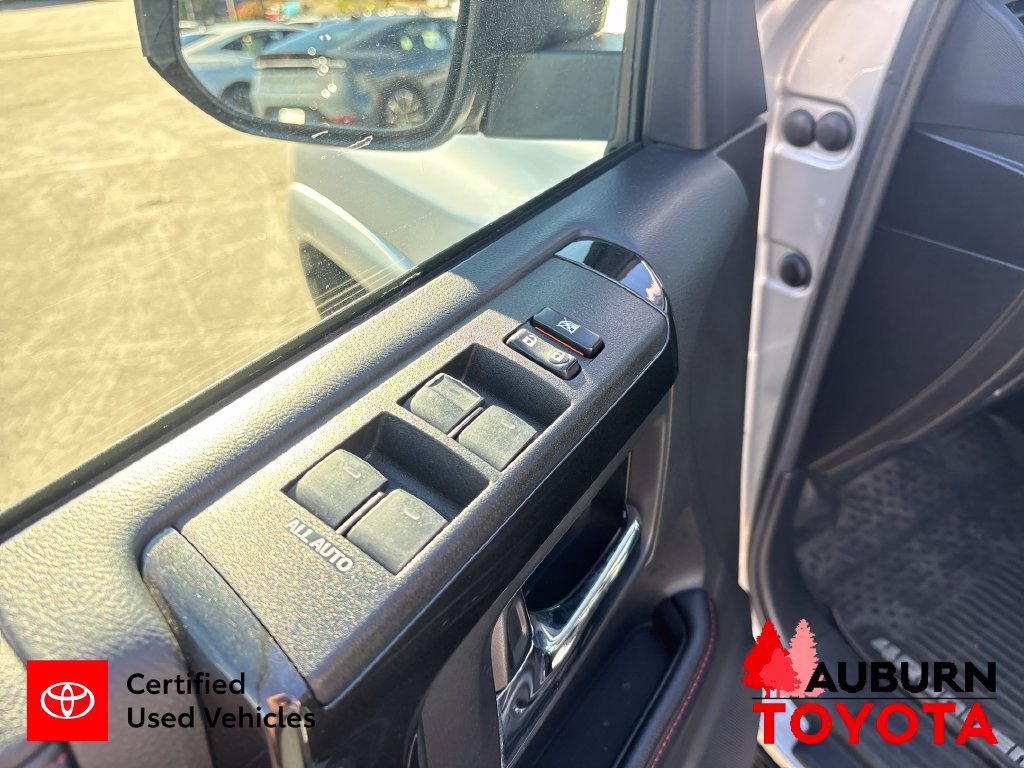Certified 2019 Toyota 4Runner TRD Off-Road AWD/4WD image 11