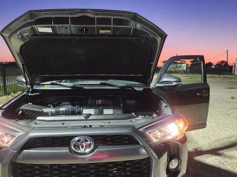 Used 2018 Toyota 4Runner TRD Off-Road Premium image 40