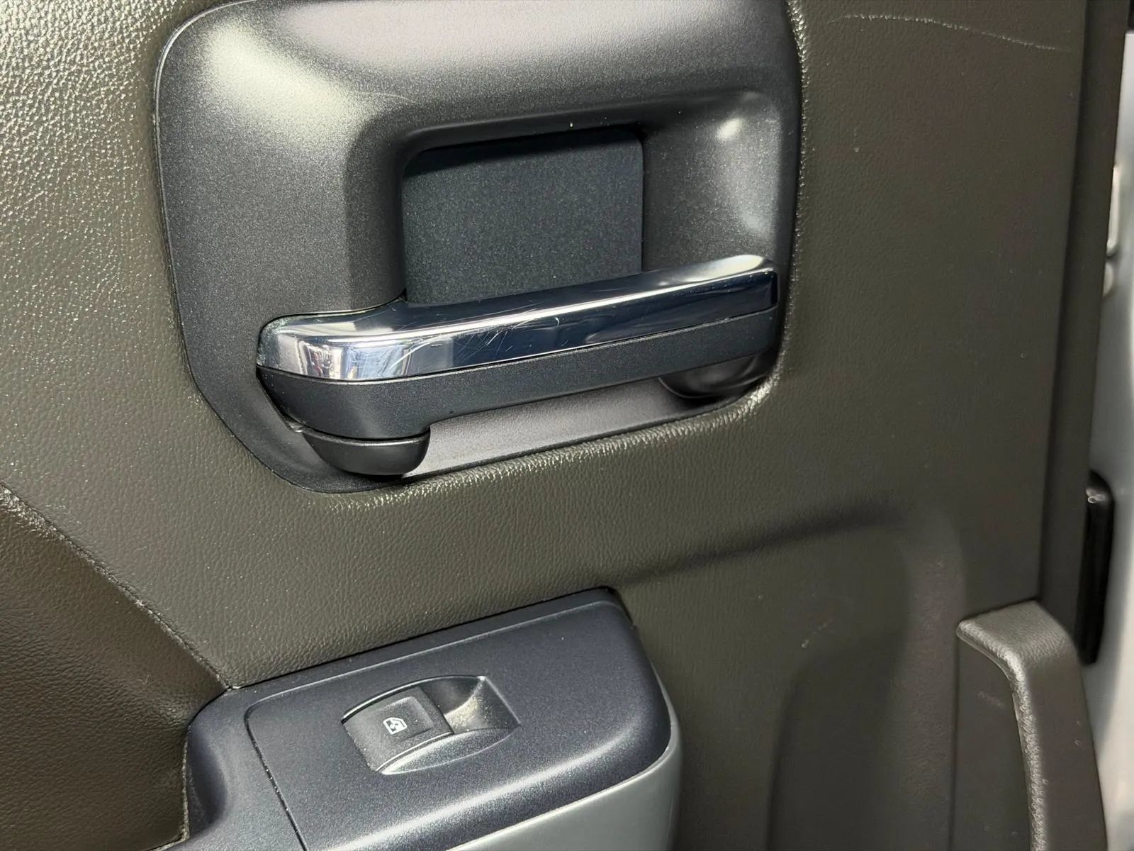 Used 2014 Chevrolet Silverado 1500 LT AWD/4WD image 17
