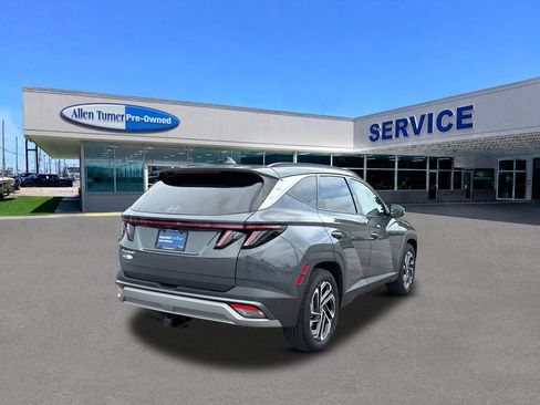 Used 2025 Hyundai Tucson Limited FWD image 8