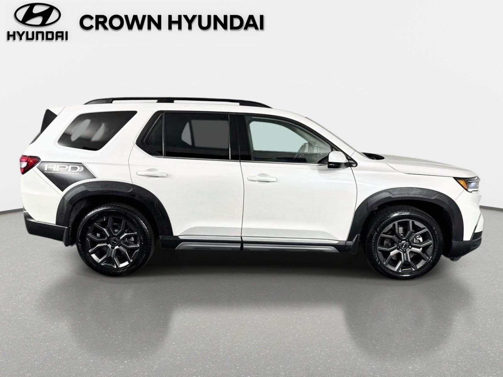 Used 2023 Honda Pilot Touring image 5