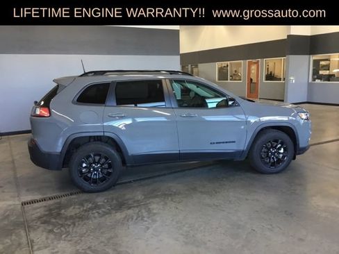 Used 2023 Jeep Cherokee Altitude Lux AWD/4WD image 9