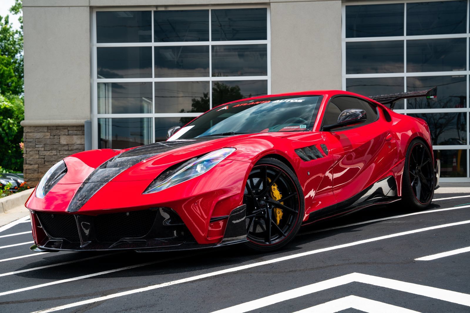 Used 2020 Ferrari 812 Superfast RWD image 3