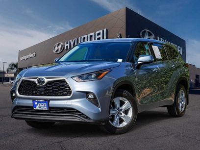 Used 2021 Toyota Highlander LE