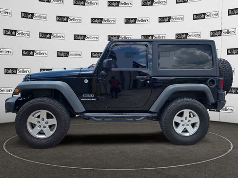 Used 2016 Jeep Wrangler Sport w/ Quick Order Package 24S AWD/4WD image 3