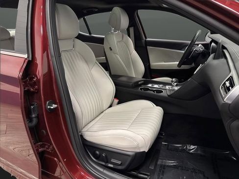 Used 2025 Genesis G70 2.5T w/ Sport Prestige Package image 30