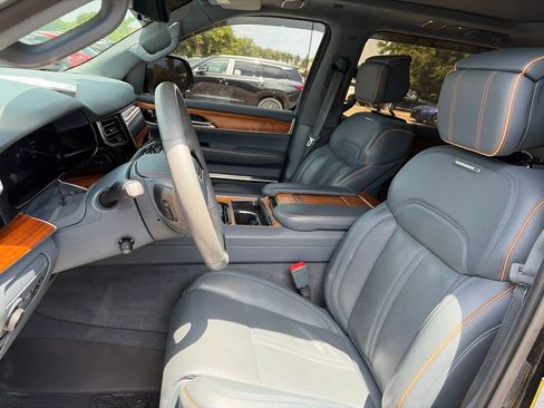 Used 2022 Jeep Grand Wagoneer Series II w/ Premium Group II AWD/4WD image 4
