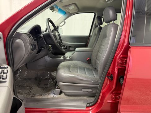 Used 2002 Ford Explorer XLS AWD/4WD image 13