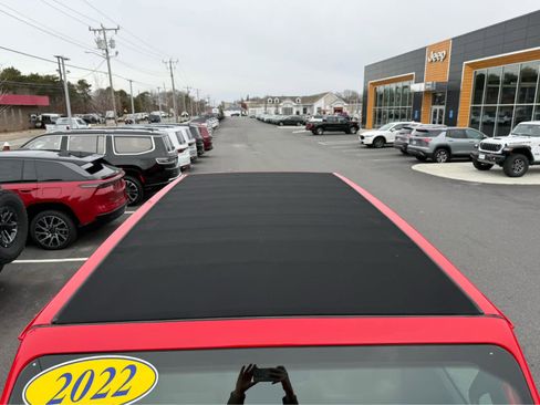 Used 2022 Jeep Wrangler Unlimited Sahara w/ Cold Weather Group image 5