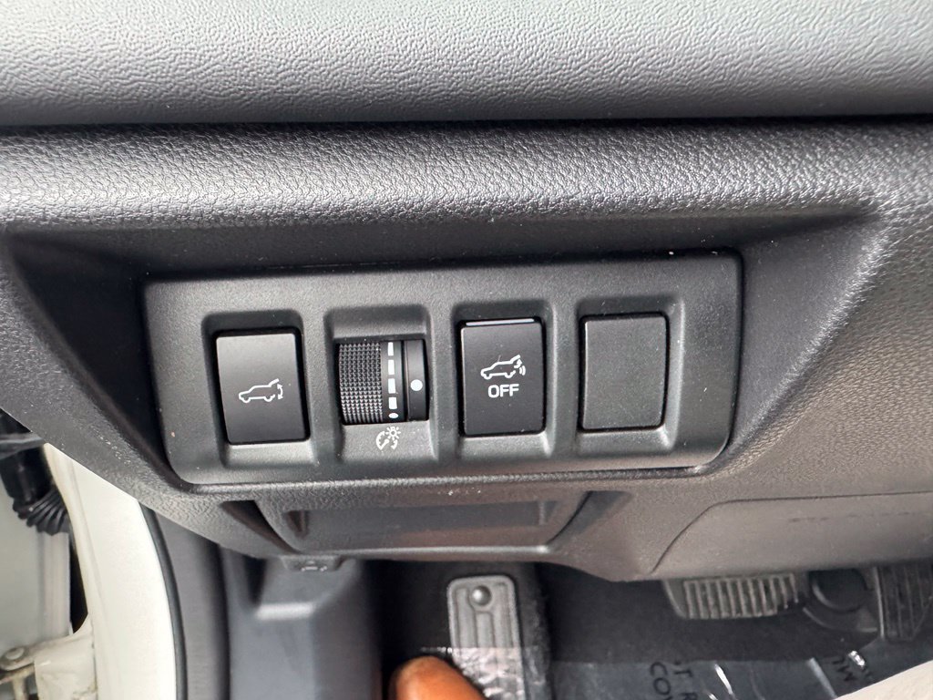 Used 2023 Subaru Outback Limited AWD/4WD image 36