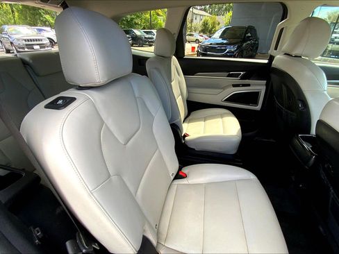 Used 2022 Kia Telluride S image 29