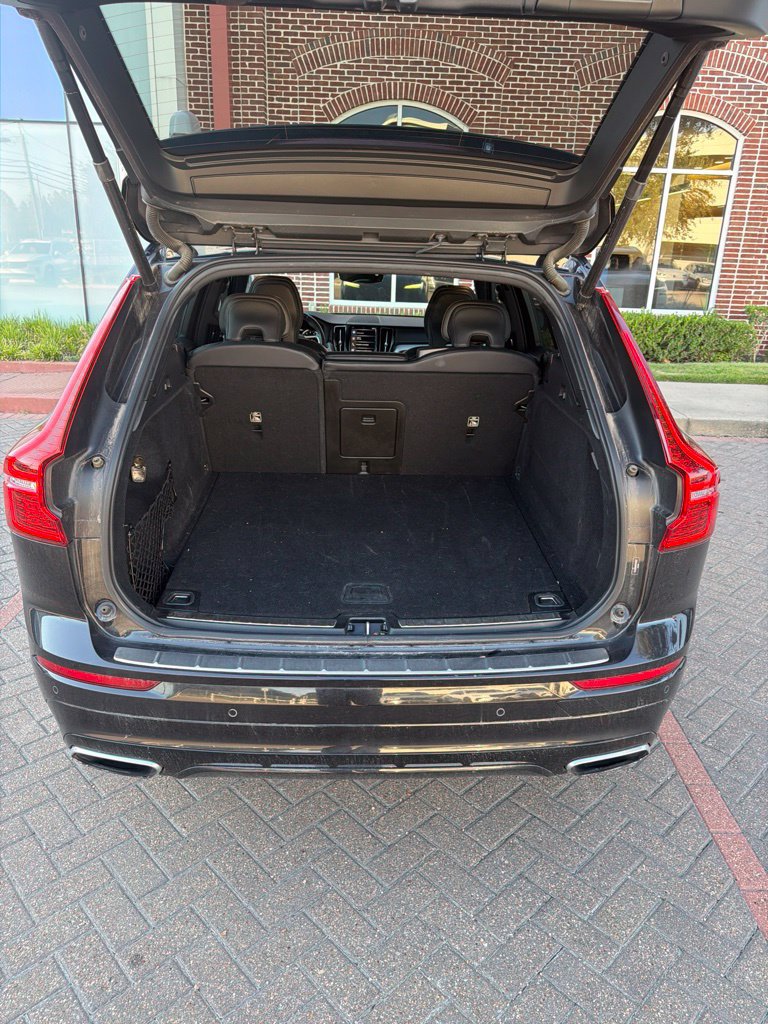 Used 2021 Volvo XC60 T5 R-Design w/ Protection Package Premier AWD/4WD image 14