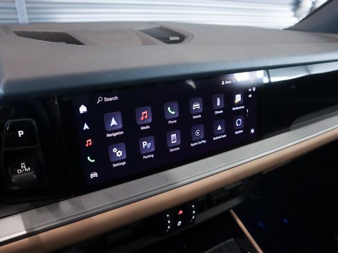 Certified 2024 Porsche Cayenne AWD/4WD image 20