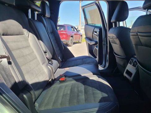 Used 2022 Mitsubishi Outlander SE AWD/4WD image 21
