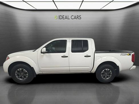 Used 2018 Nissan Frontier PRO-4X AWD/4WD image 2