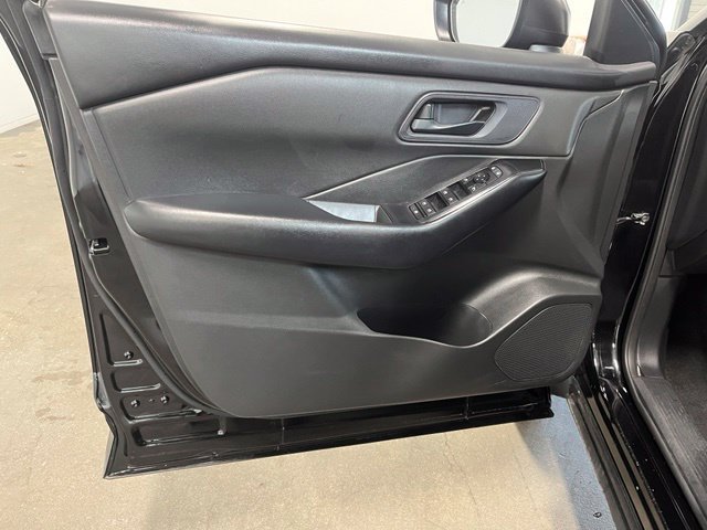 Used 2024 Nissan Rogue S FWD image 25