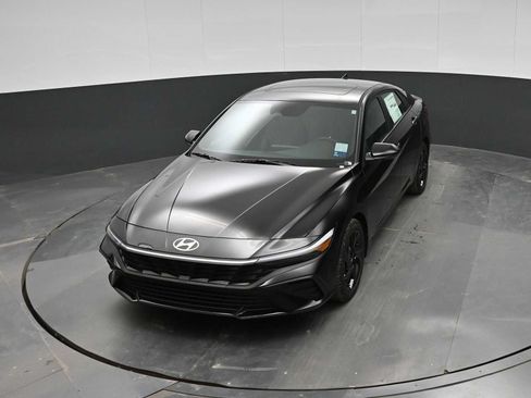 New 2026 Hyundai Elantra SEL Sport FWD image 27