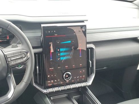 New 2026 GMC Acadia AT4 w/ Luxury Package AWD/4WD image 28
