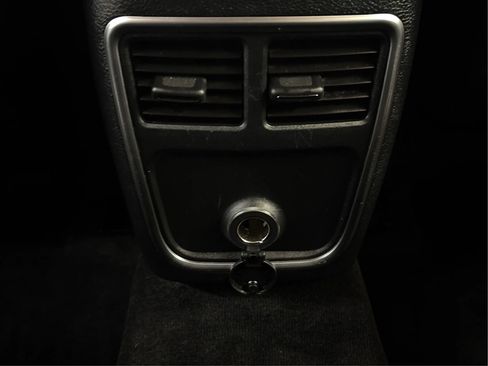 Used 2011 Chrysler 300 Limited image 28