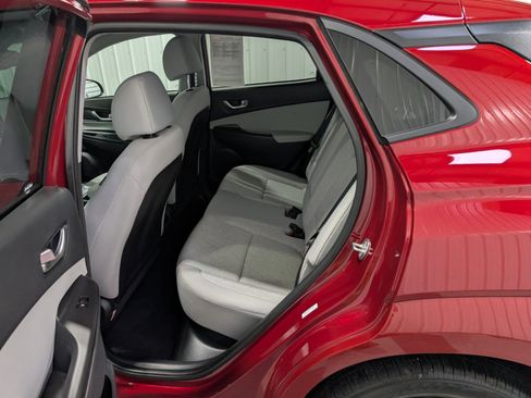 Used 2023 Hyundai Kona SE image 9