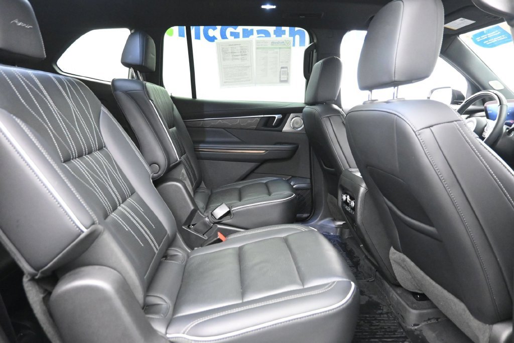 Used 2025 Buick Enclave Avenir w/ Super Cruise Package AWD/4WD image 10
