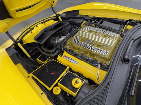 Used 2016 Chevrolet Corvette Z06 w/ 2LZ Preferred Equipment Group image 23