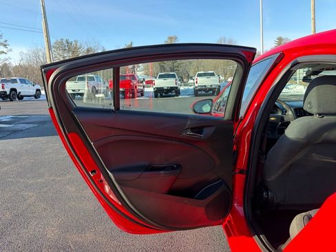 Used 2019 Chevrolet Cruze LS w/ LS Convenience Package image 22