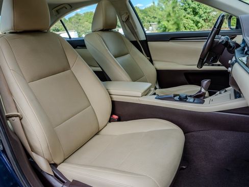 Used 2018 Lexus ES 350 w/ Premier Package FWD image 31