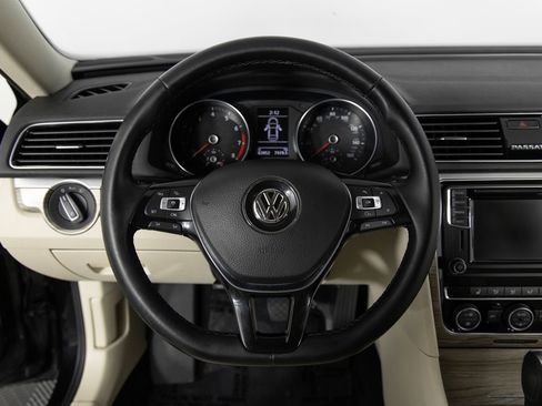 Used 2018 Volkswagen Passat 2.0T SE image 29