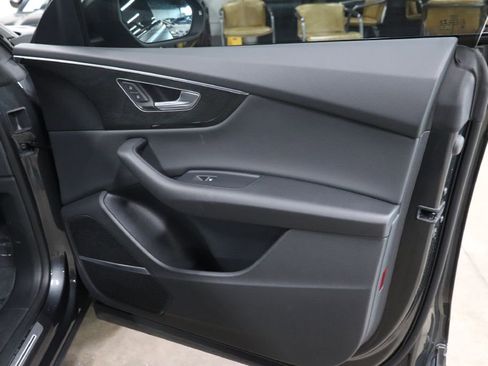 Used 2021 Audi Q8 Premium Plus w/ Premium Plus Package image 22