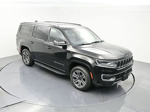 Used 2024 Jeep Wagoneer Series II w/ Flexible Seating Group RWD image 18