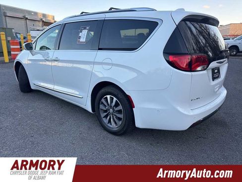 Used 2020 Chrysler Pacifica Touring-L Plus image 6
