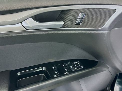 Used 2014 Ford Fusion SE image 17