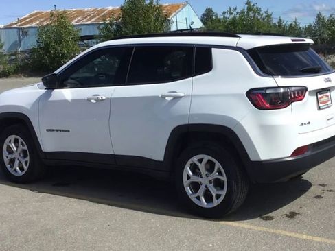 Certified 2024 Jeep Compass Latitude image 6