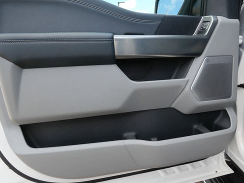 Used 2022 Ford F150 Limited image 9