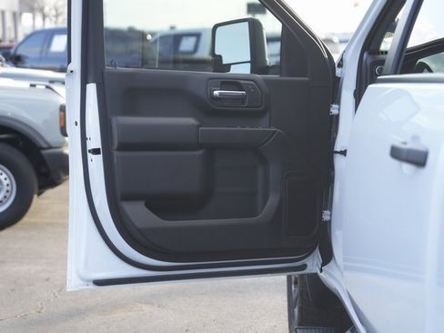 Used 2023 Chevrolet Silverado 2500 Custom w/ Custom Value Package image 29