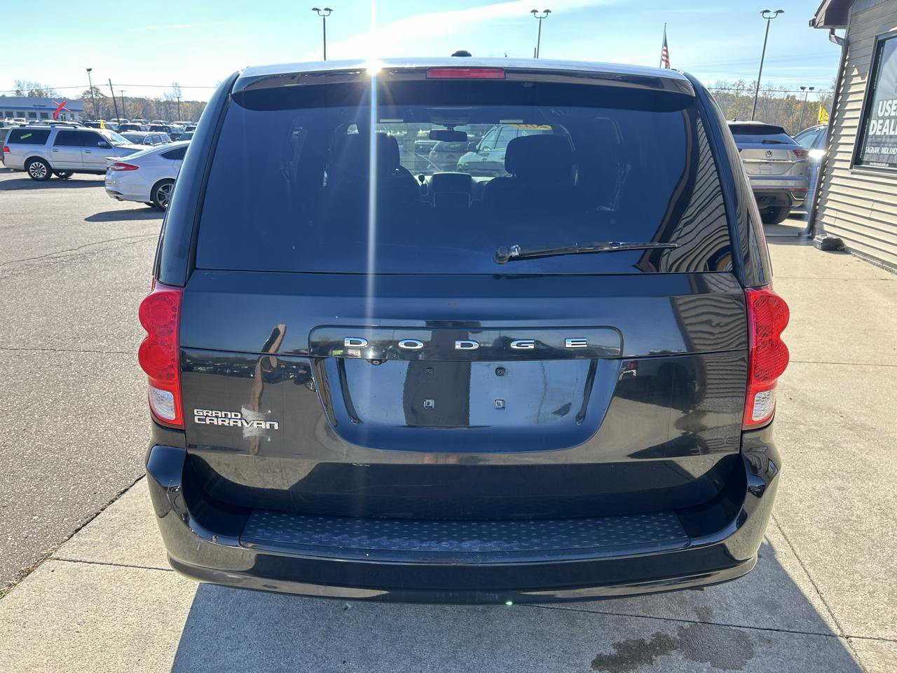Used 2017 Dodge Grand Caravan SXT w/ Quick Order Package 29G SXT FWD image 6