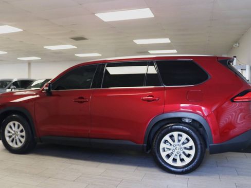 Used 2024 Toyota Grand Highlander AWD image 12