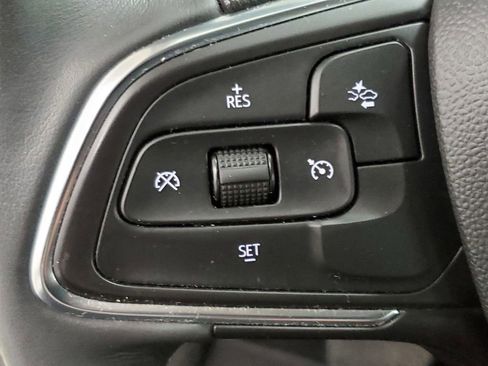 Used 2023 Buick Encore GX Select w/ Sport Touring Package FWD image 32