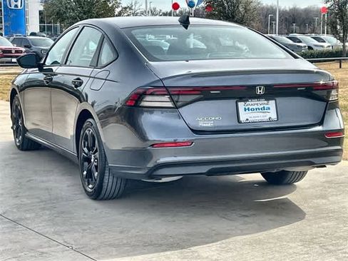 Certified 2025 Honda Accord SE image 5
