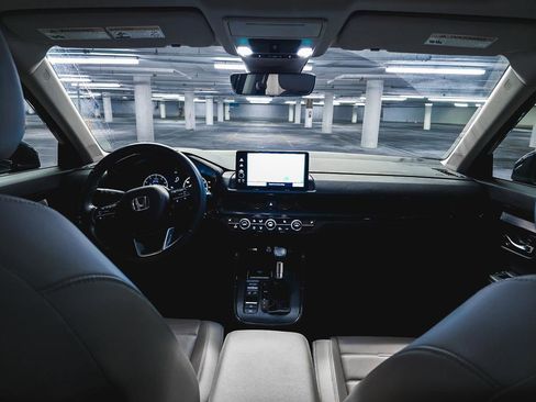 Used 2023 Honda CR-V EX-L image 3