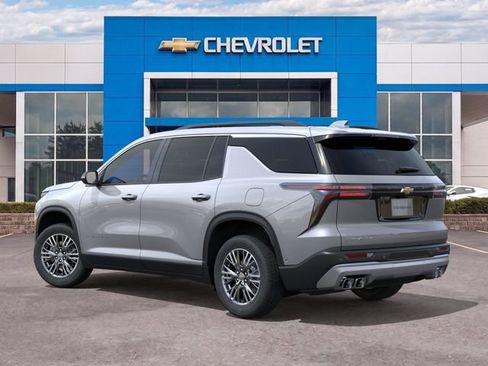 New 2026 Chevrolet Traverse LT w/ Driver Confidence Package FWD image 3