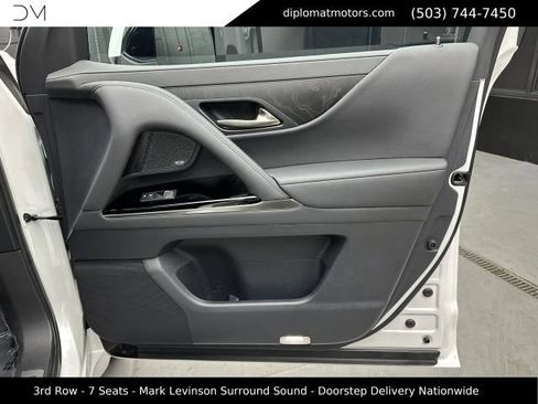 Used 2024 Lexus LX 600 4WD w/ Interior Upgrade Package image 28