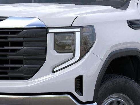 New 2026 GMC Sierra 1500 Pro AWD/4WD image 10