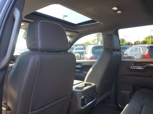 Certified 2025 GMC Sierra 1500 Denali w/ Denali Reserve Package AWD/4WD image 9